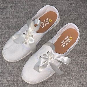 New 🔥 Romanian Oldcom Oxford Tennis Shoes